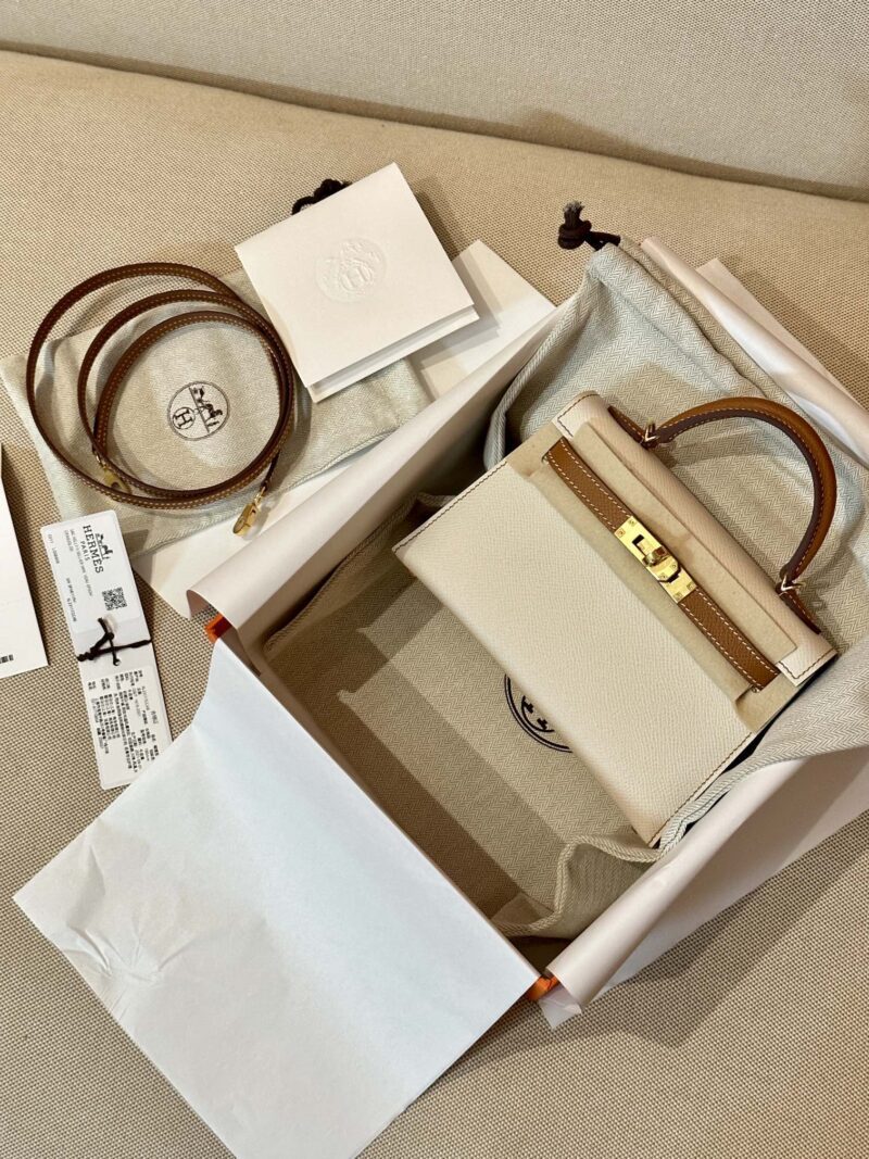Hermès Mini Kelly 19 Epsom Craie & Gold Gold Hardware