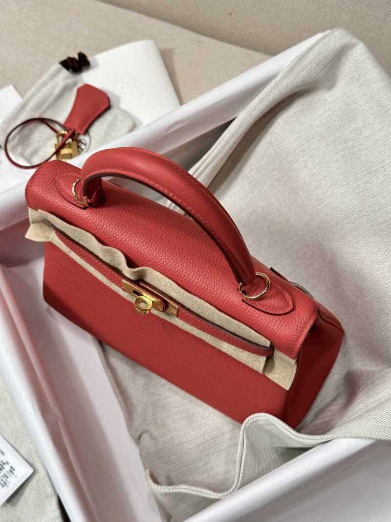 Hermès Kelly 25 Togo Rouge Coeur Gold Hardware - Image 4