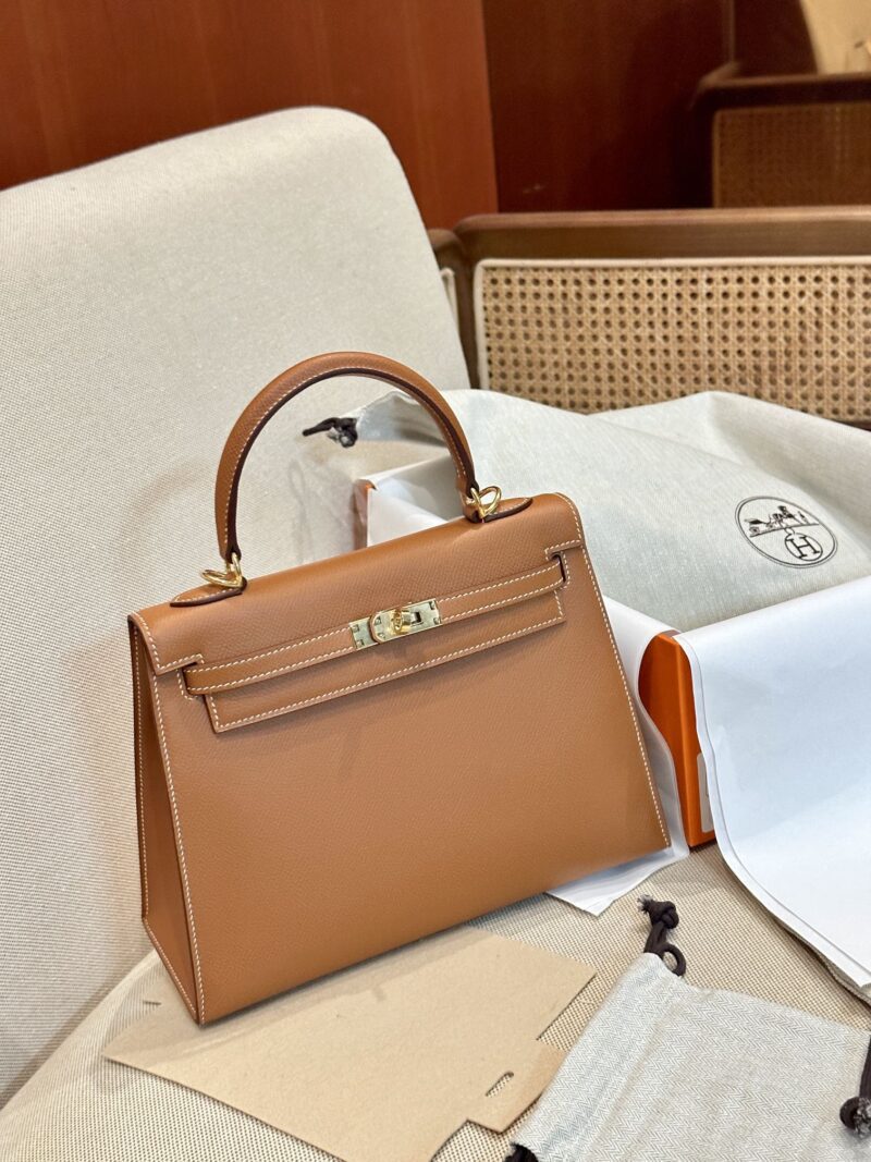 Hermès Kelly 25 Epsom Gold Gold Hardware - Image 2