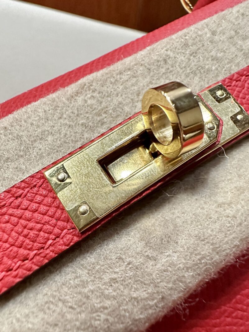 Hermès Kelly 25 Epsom Rouge Coeur Gold Hardware - Image 15
