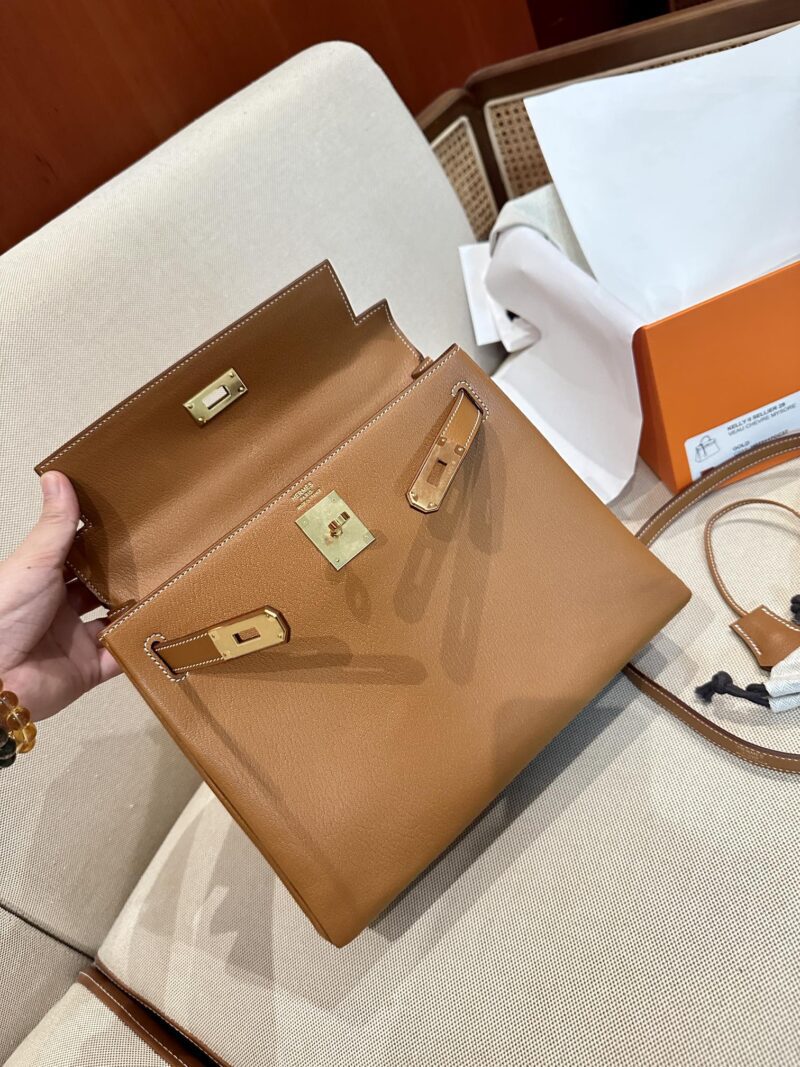 Hermès Kelly 28 Chevre Gold Gold Hardware - Image 5