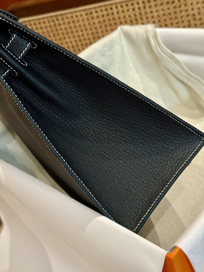 Hermès Kelly 28 Chevre Noir, Mauve Slyvestre Silver Hardware - Image 8