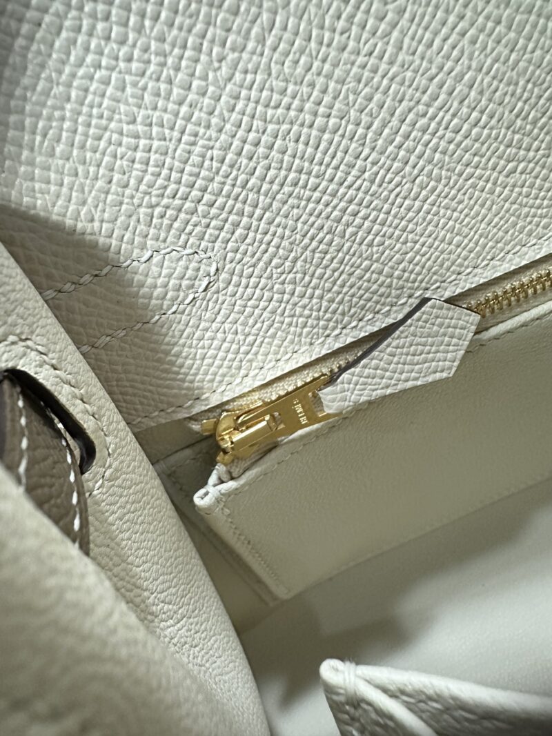 Hermès Kelly 25 Epsom Craie, Etoupe Gold Hardware - Image 14