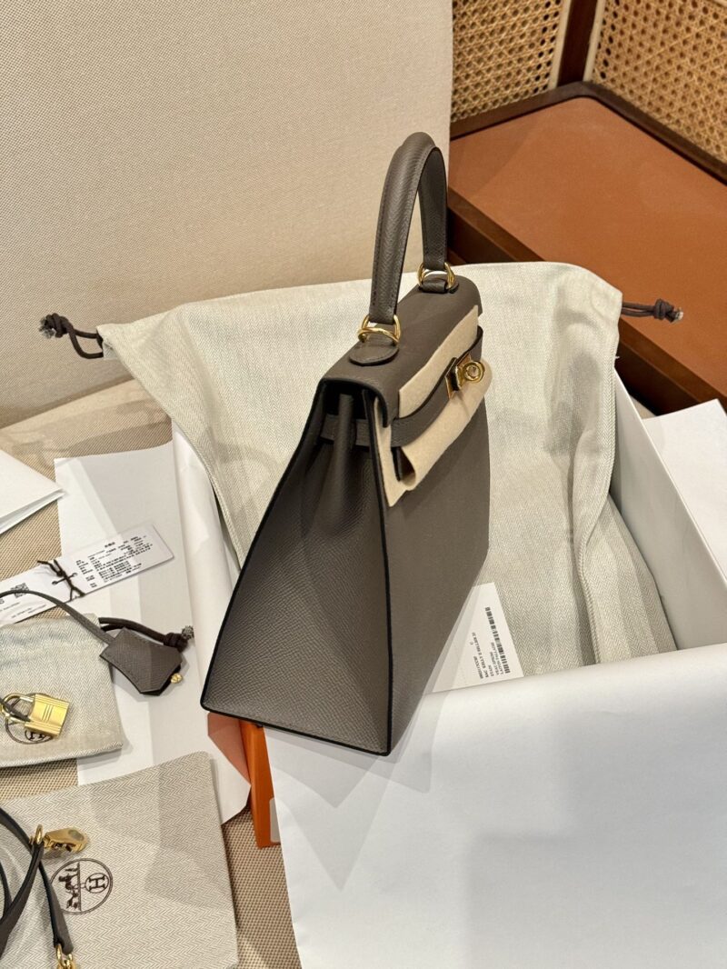 Hermès Kelly 28 Epsom Etain, Gold Gold Hardware - Image 8