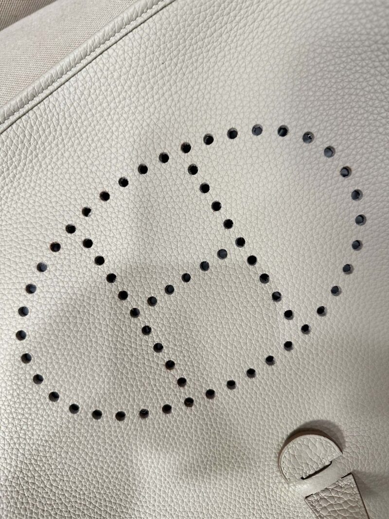 Hermès Evelyne 29 Taurillon Clemence Craie Silver Hardware - Image 6