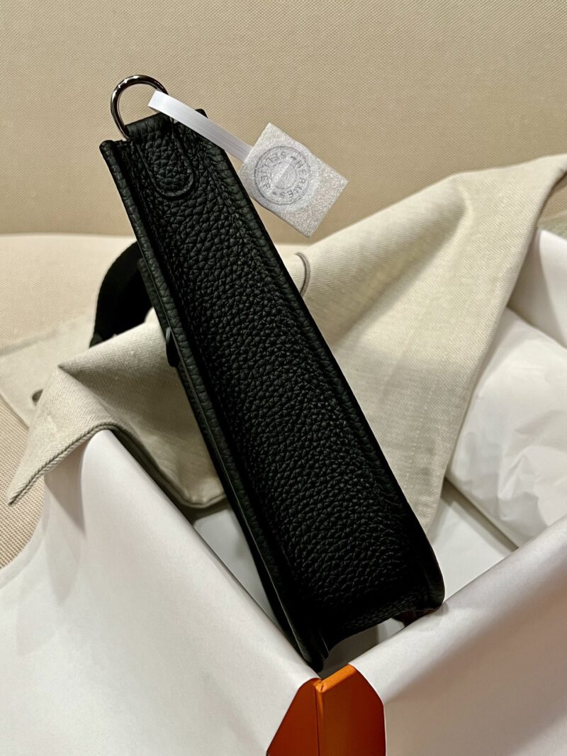 Hermès Mini Evelyne 16 Taurillon Clemence Blue Nuit Silver Hardware - Image 3