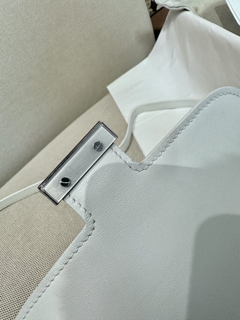 Hermès Constance 19 Blanc Chevre Palladium Hardware