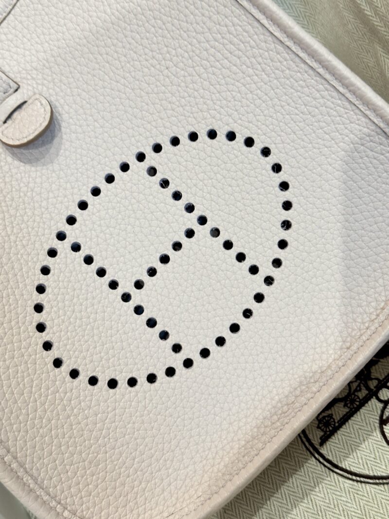 Hermès Mini Evelyne 16 Taurillon Clemence Mauve Pale Silver Hardware - Image 5