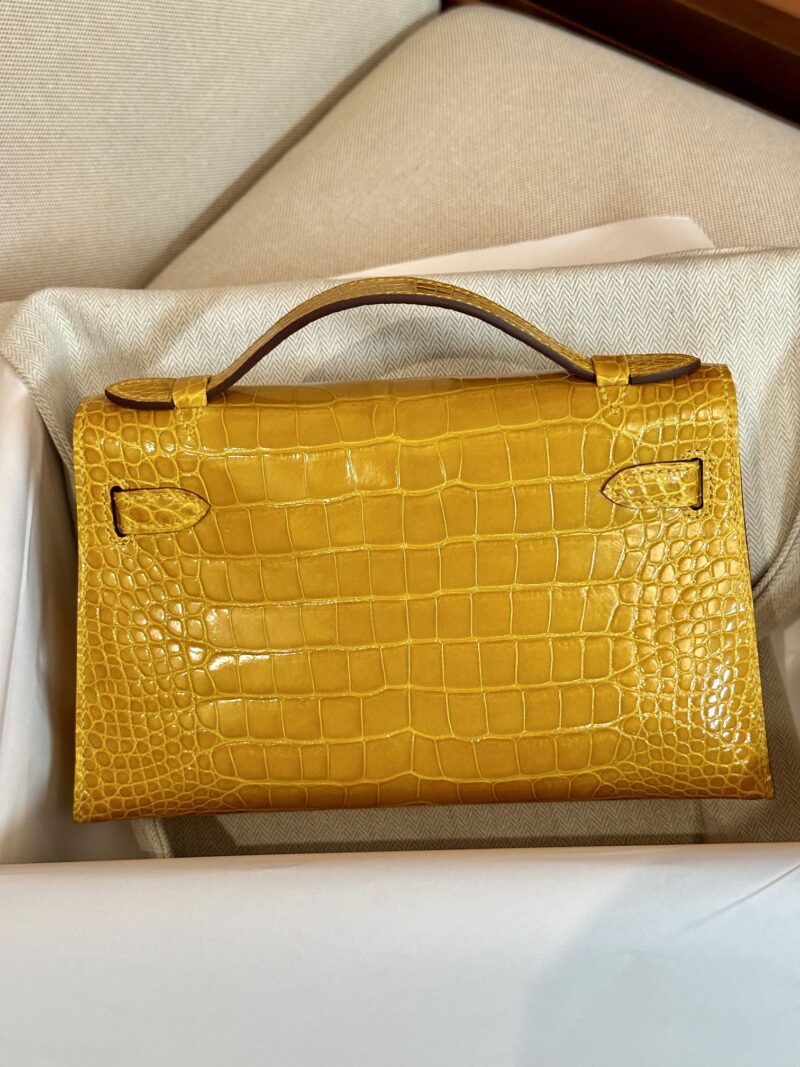 Hermès Kelly Pochette Crocodile Amber Shiny Alligator Gold Hardware