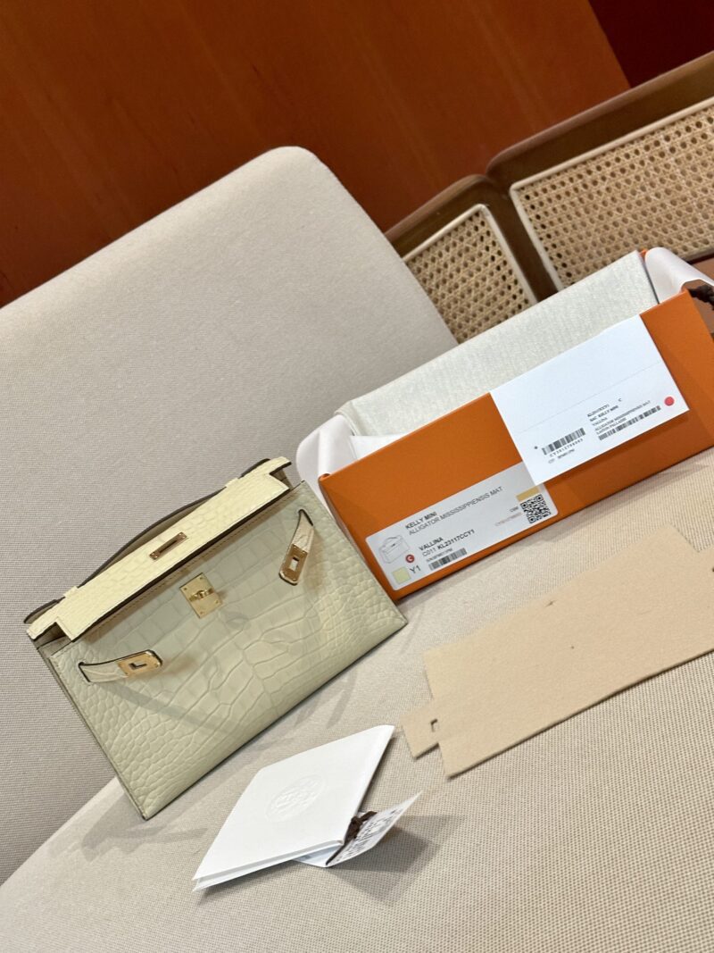 Hermès Kelly Pochette Vallina Matte Crocodile Gold Hardware