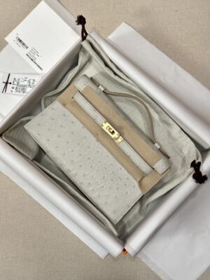 Hermès Kelly Pochette Gris Pearl Ostrich Gold Hardware