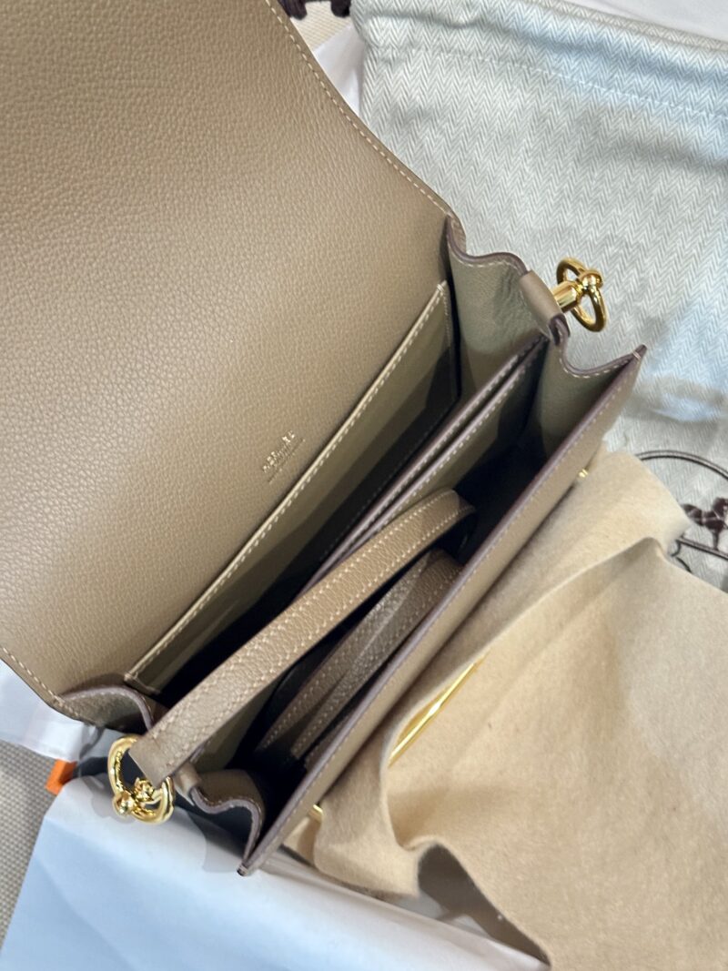 Hermès Roulis 18 Evercolor Beige Weimer Gold Hardware - Image 5