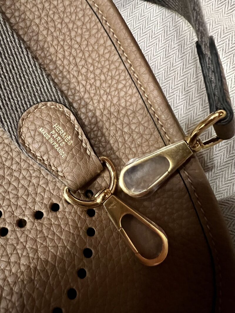 Hermès Mini Evelyne 16 Taurillon Clemence Beige Weimer Gold Hardware - Image 7