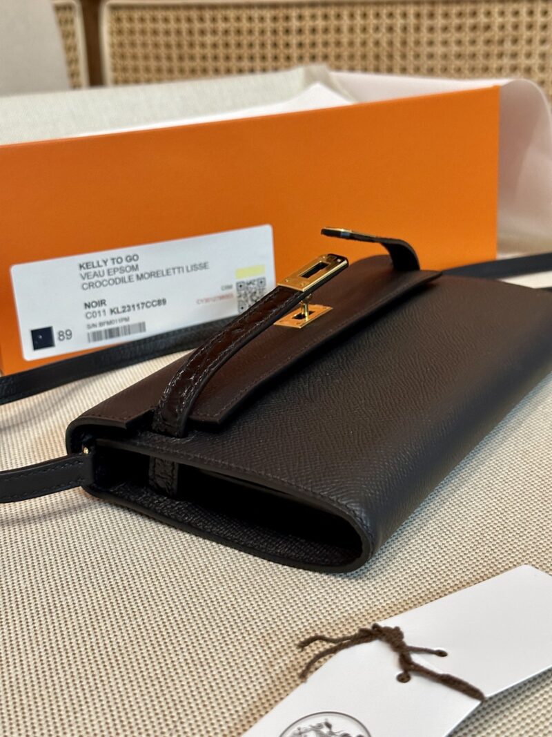 Hermès Kelly To Go Epsom & Crocodile Noir Gold Hardware - Image 5