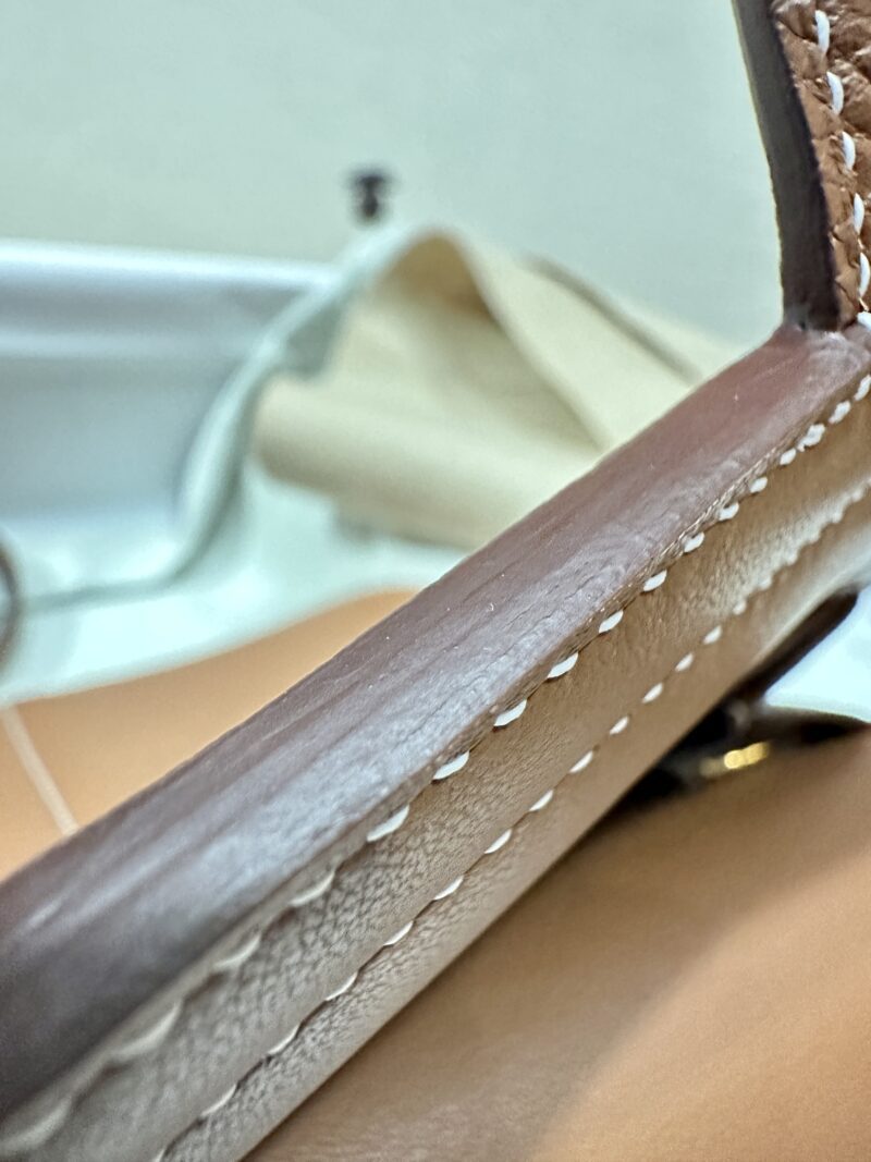 Hermès Halzan 25 Taurillon Clemence & Swift Gold Gold Hardware - Image 7