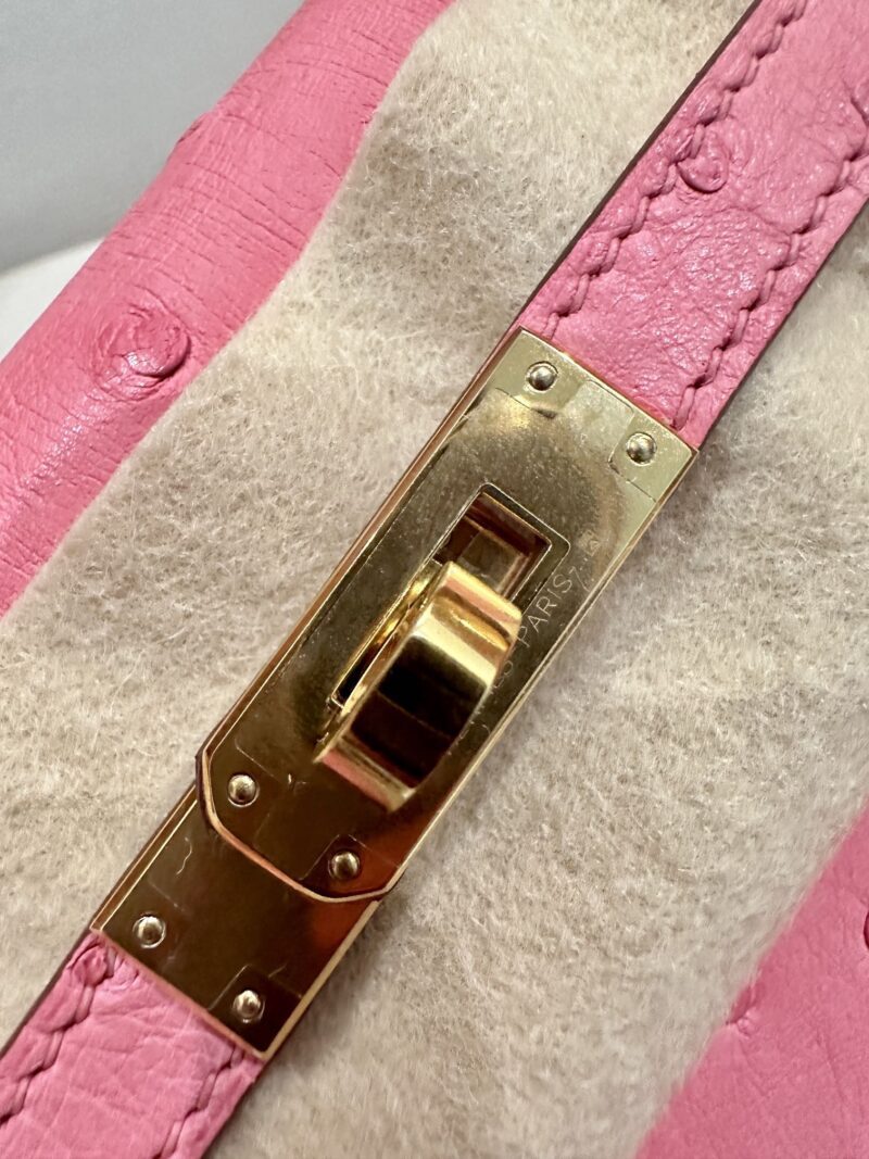Hermès Kelly Danse 22 Ostrich Rose Bubble Gold Hardware - Image 16