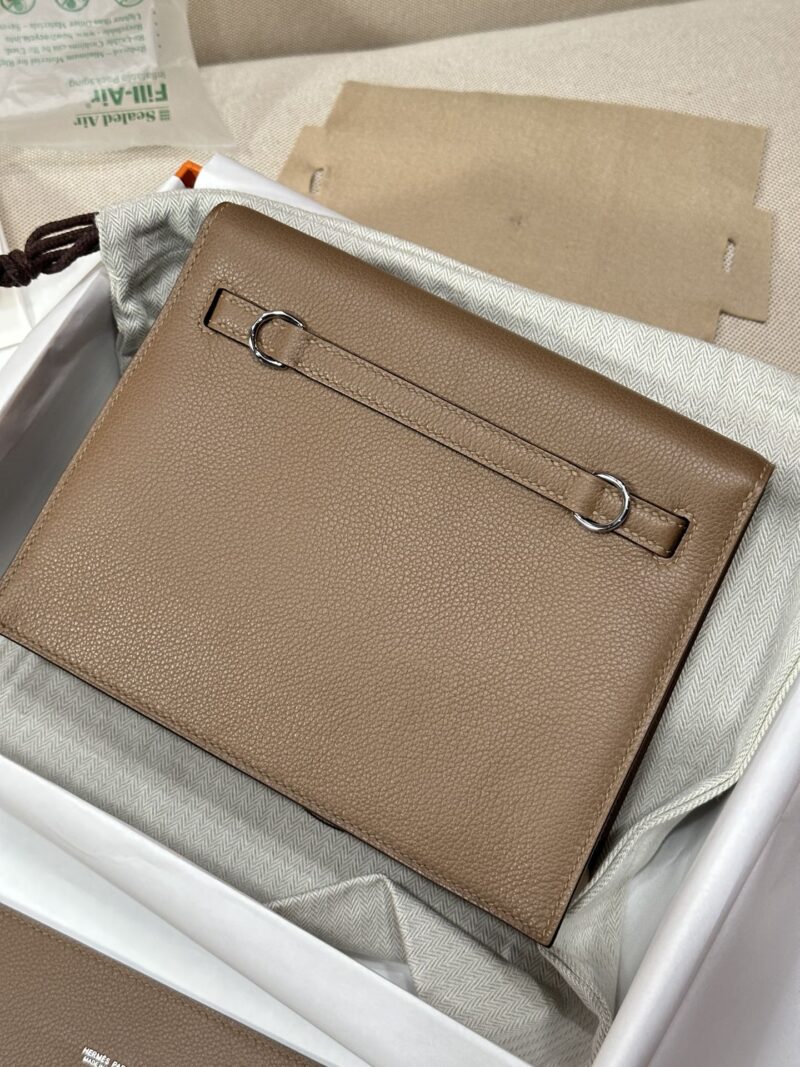 Hermès Kelly Danse 22 Evercolor Beige Weimer Silver Hardware - Image 6