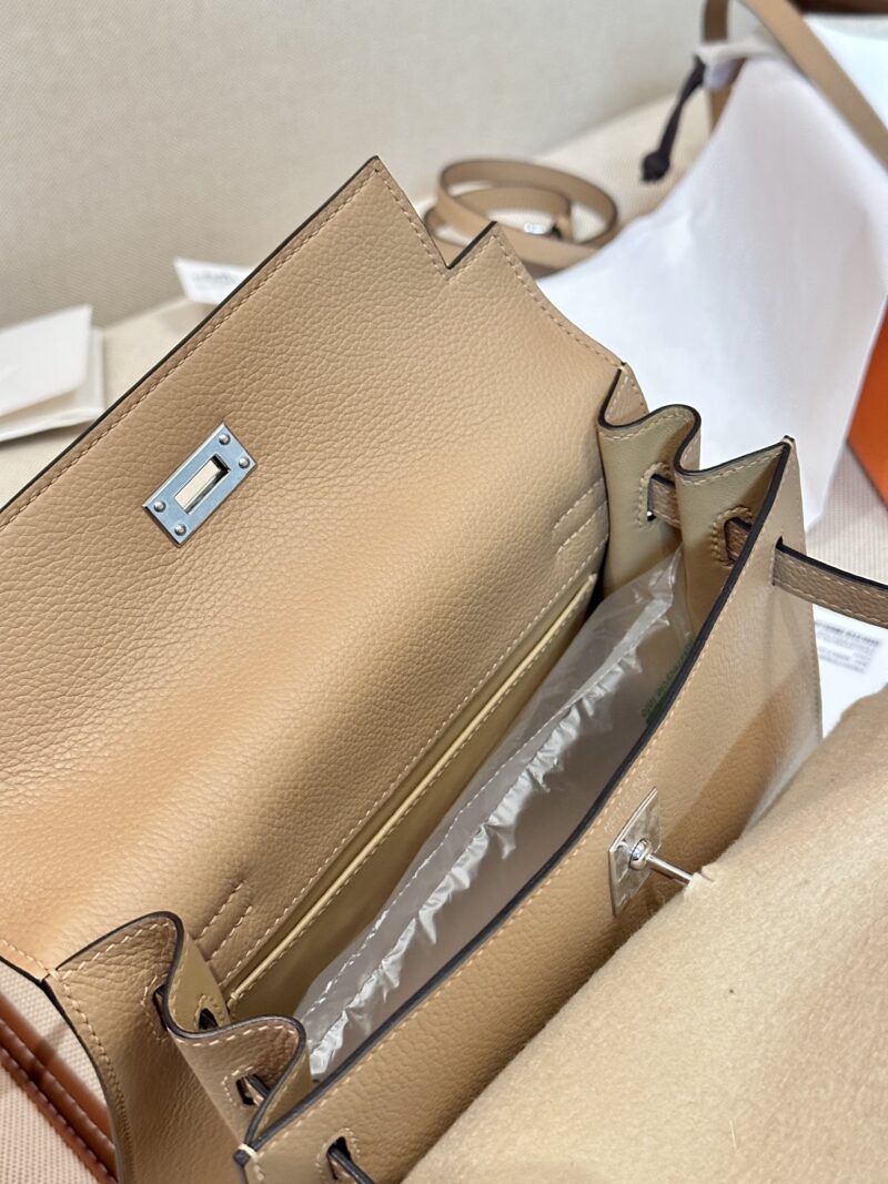 Hermès Kelly Danse 22 Evercolor Chai Silver Hardware - Image 4