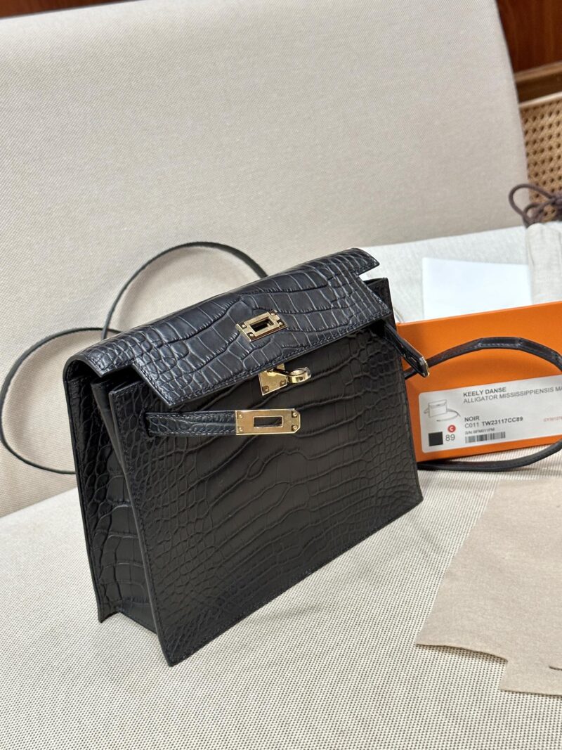 Hermès Kelly Danse 22 Matte Crocodile Noir Gold Hardware - Image 6