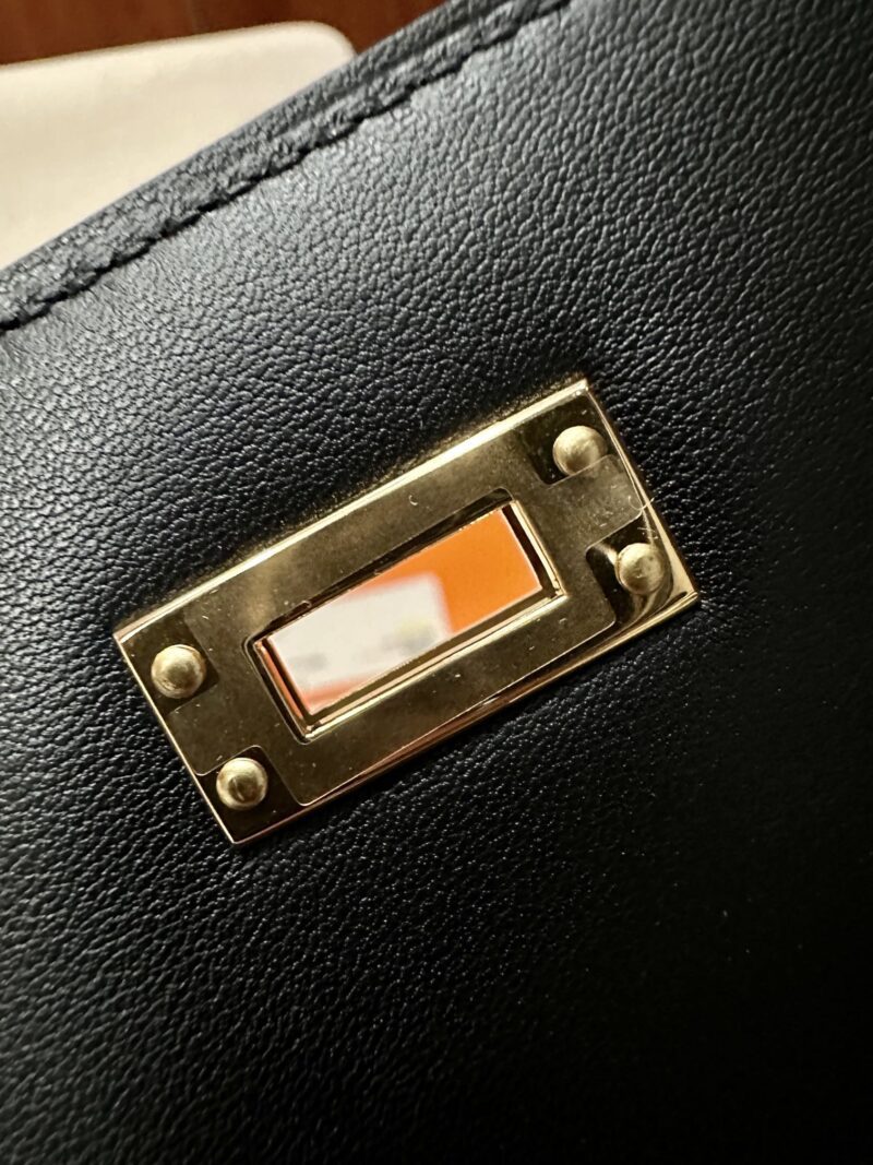 Hermès Kelly Danse 22 Swift Noir Gold Hardware - Image 7