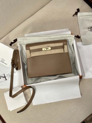 Hermès Kelly Danse 22 Evercolor Beige Weimer Gold Hardware