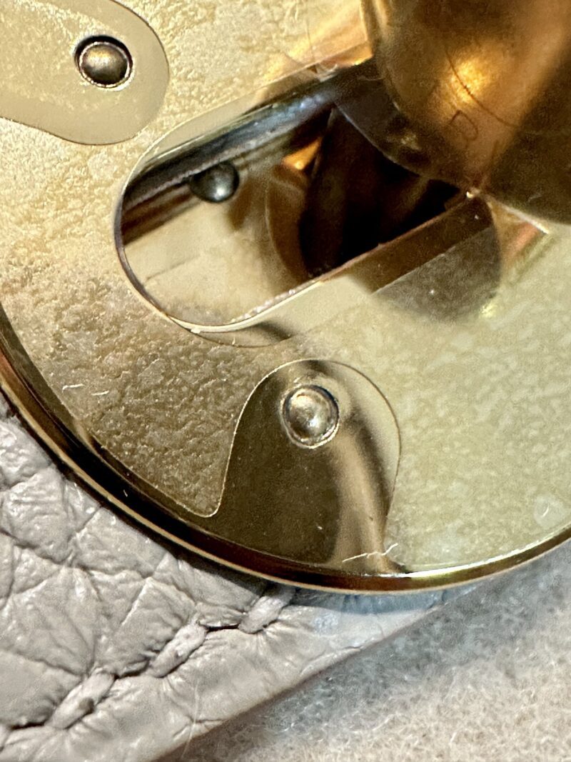 Hermès Lindy 26 Clemence Beton Gold Hardware - Image 6
