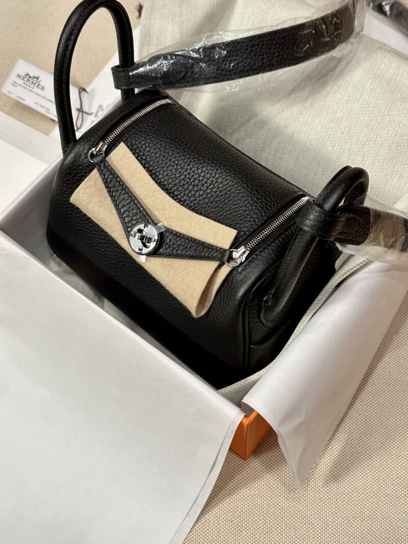 Hermès Mini Lindy 20 Taurillon Clemence Noir Silver Hardware - Image 3
