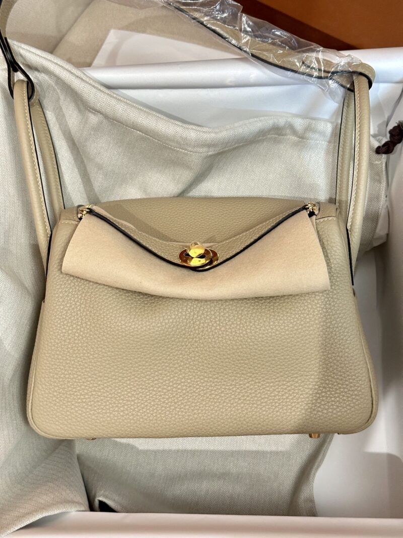 Hermès Lindy 26 Clemence Gris Trench Gold Hardware - Image 3