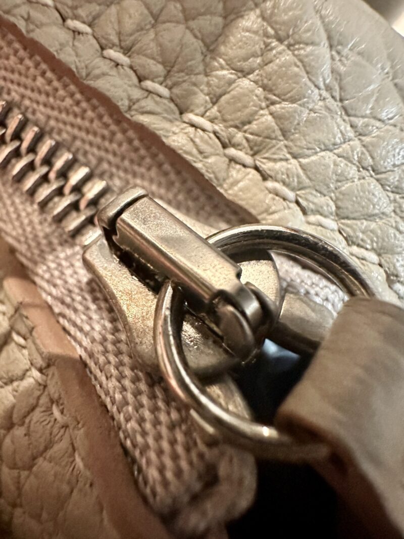 Hermès Lindy 26 Taurillon Clemence Beton Silver Hardware - Image 7