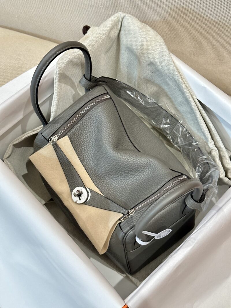 Hermès Lindy 26 Taurillon Clemence Gris Meyer Silver Hardware - Image 2
