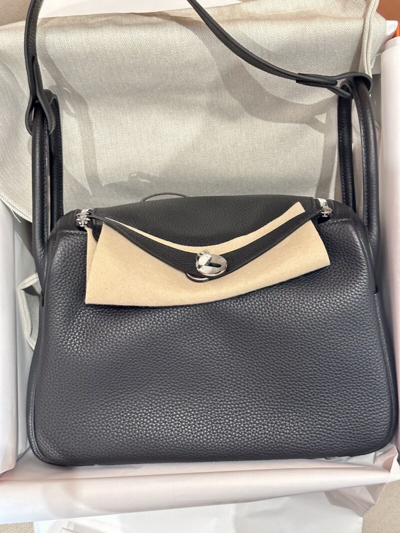 Hermès Lindy 30 Clemence Noir Silver Hardware - Image 2