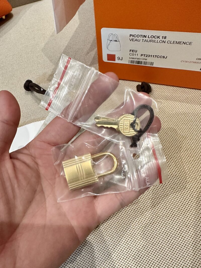 Hermès Picotin 18 Taurillon Clemence Feu Orange Gold Hardware - Image 9
