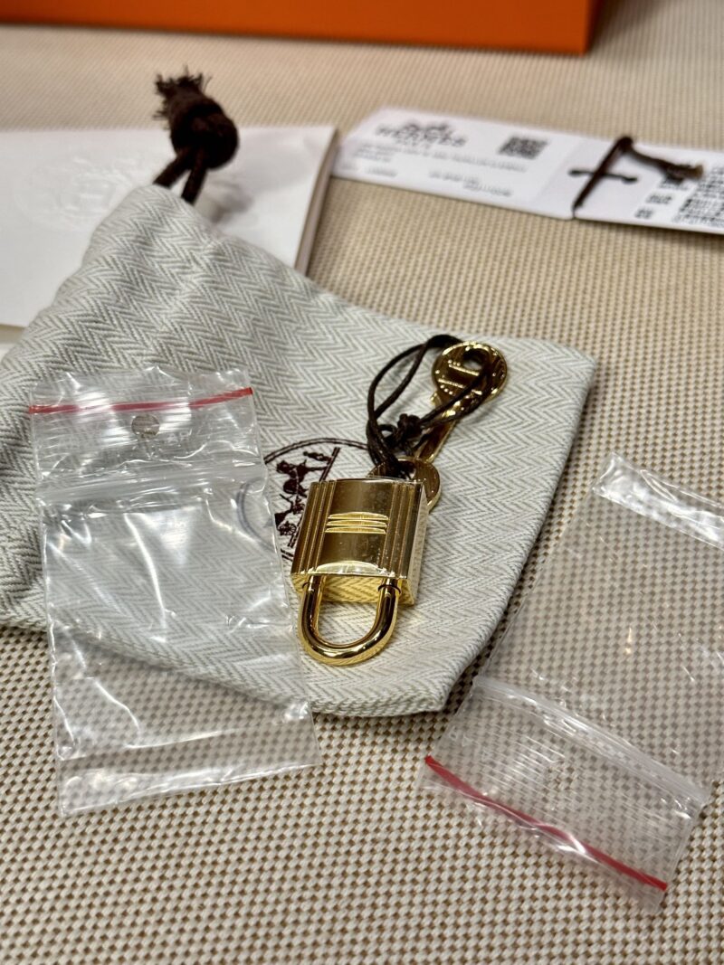 Hermès Picotin 18 Taurillon Clemence & Swift Craie Gold Hardware - Image 14