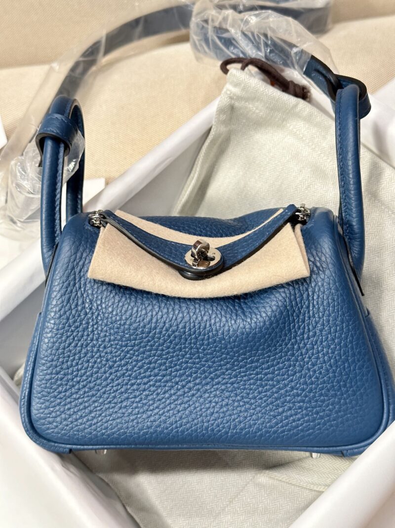 Hermès Mini Lindy 19 Taurillon Clemence Deep Blue Silver Hardware - Image 2