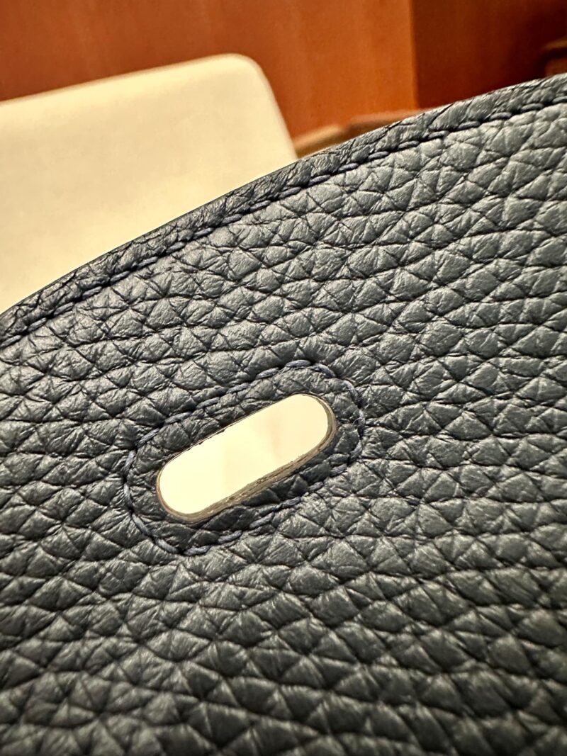 Hermès Mini Lindy 19 Togo Noir Silver Hardware - Image 16