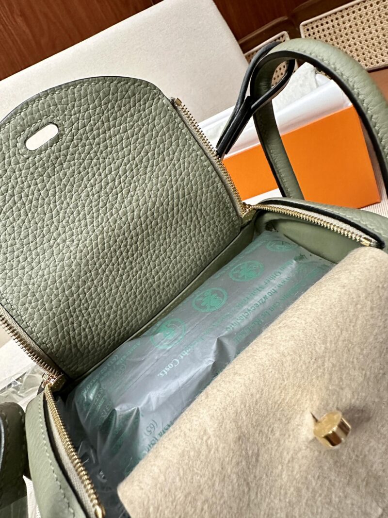 Hermès Mini Lindy 20 Taurillon Clemence Sauge Gold Hardware - Image 7