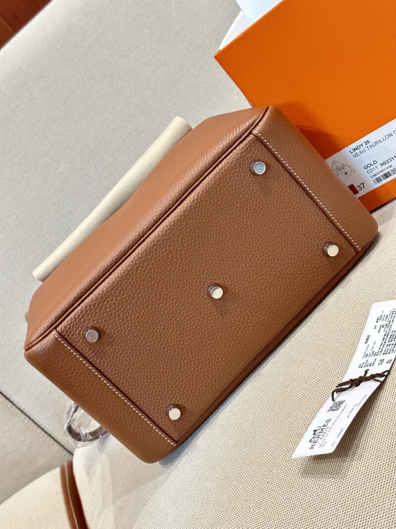 Hermès Lindy 26 Taurillon Clemence Gold Silver Hardware - Image 8