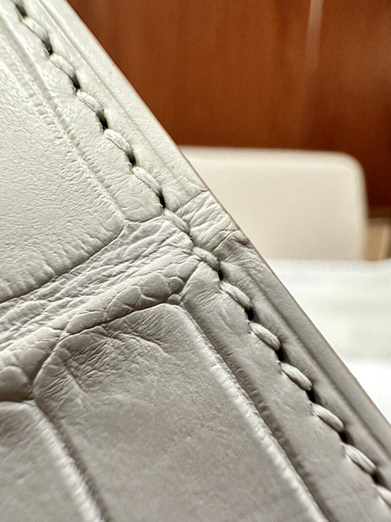 Hermès Lindy 26 Taurillon Clemence & Crocodile Beton Silver Hardware - Image 12