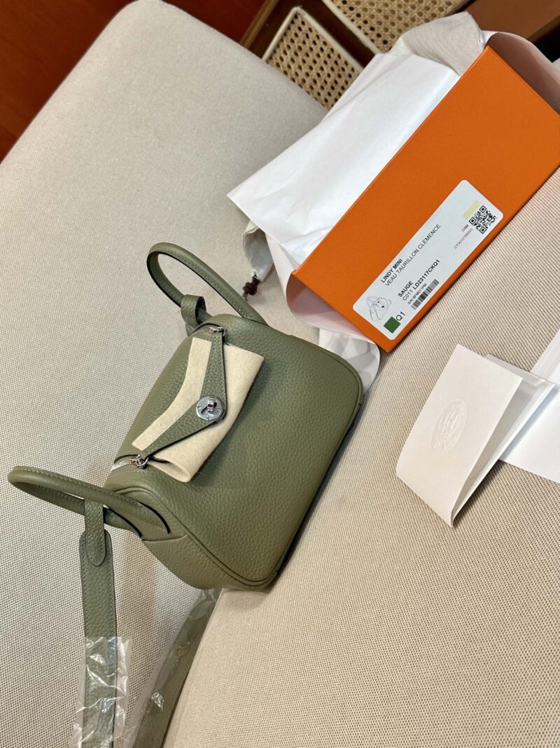 Hermès Mini Lindy 19 Clemence Sauge Silver Hardware - Image 3