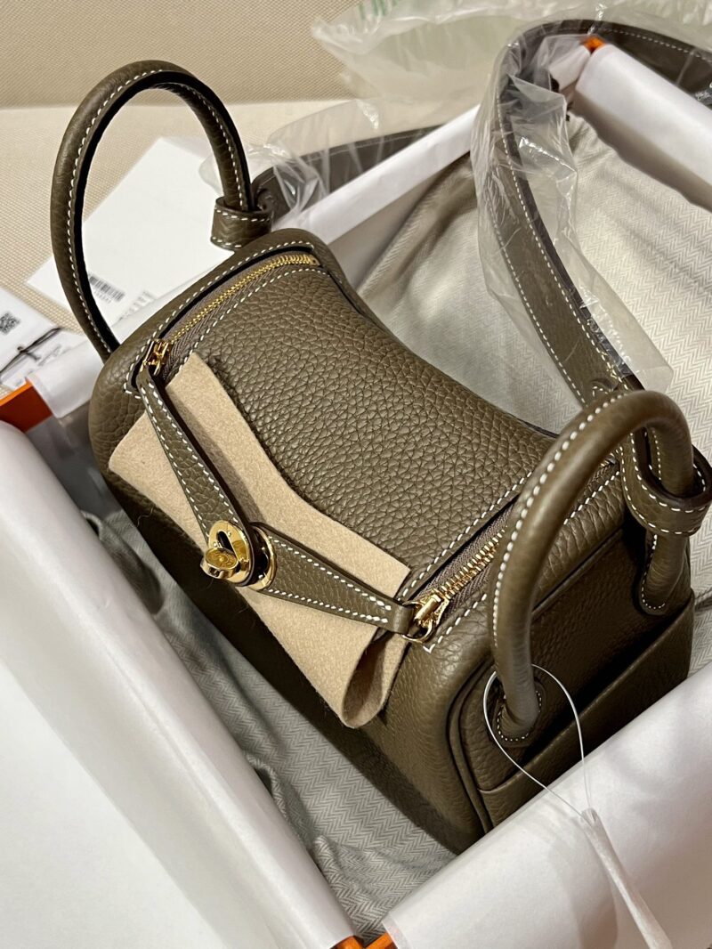 Hermès Mini Lindy 20 Taurillon Clemence Etoupe Gold Hardware - Image 3