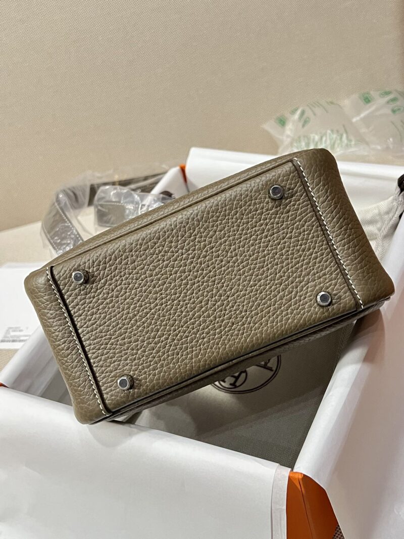 Hermès Mini Lindy 20 Taurillon Clemence Etoupe Silver Hardware - Image 5