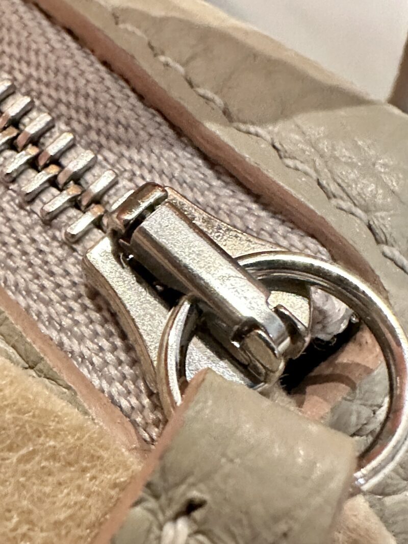 Hermès Mini Lindy 20 Taurillon Clemence Beton Silver Hardware - Image 8