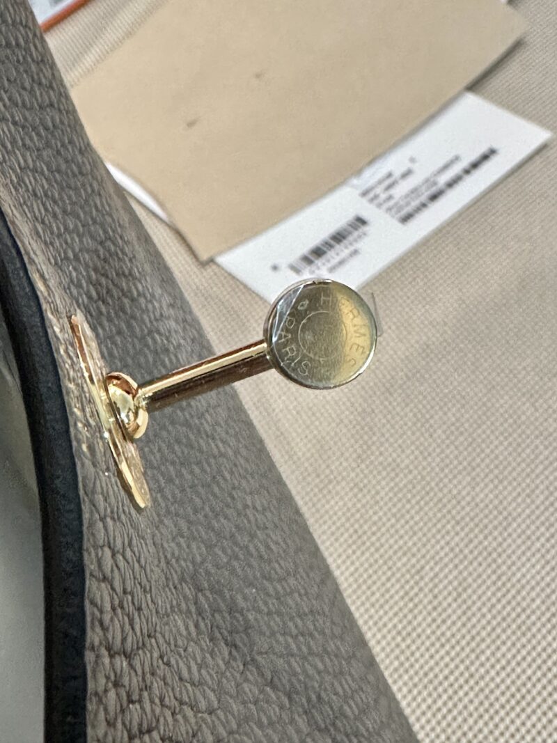 Hermès Mini Lindy 20 Taurillon Clemence Etain Gold Hardware - Image 9