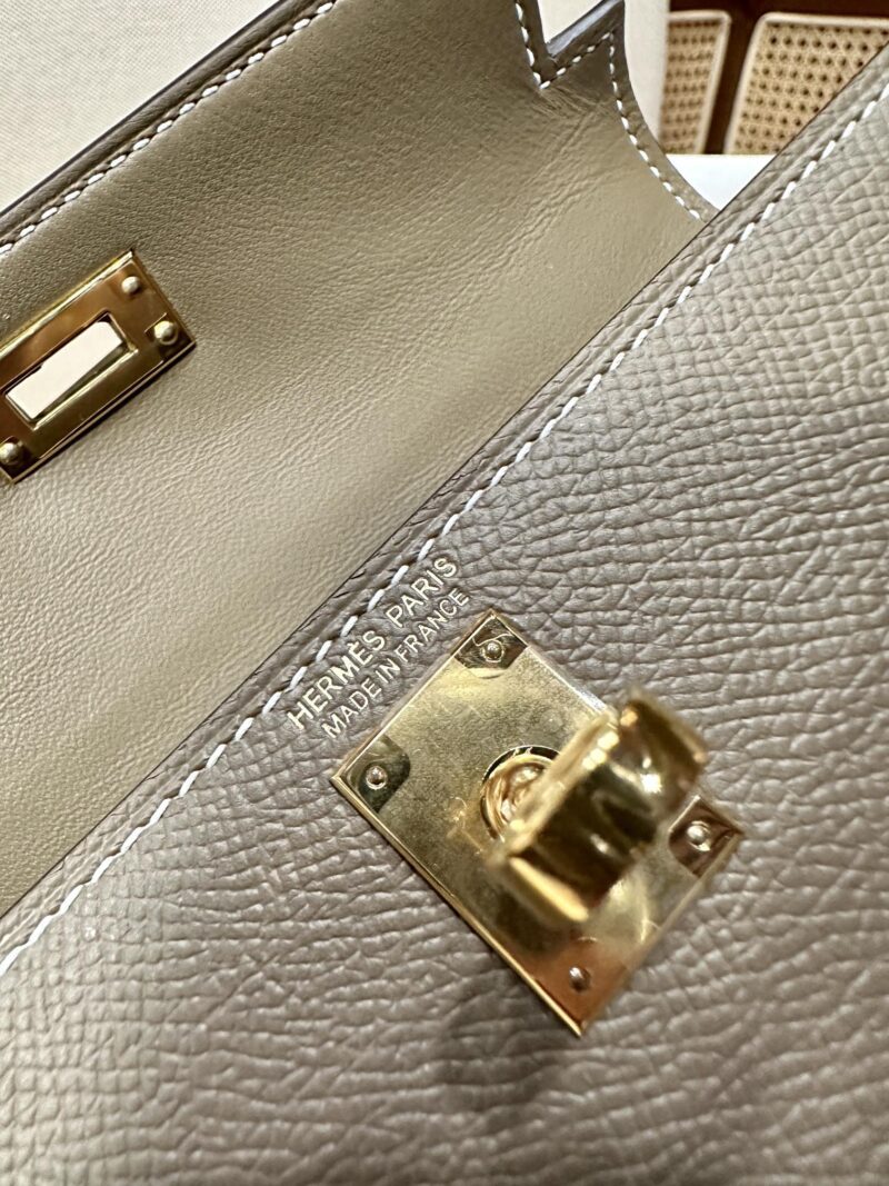 Hermès Mini Kelly Epsom Etoupe Gold Hardware - Image 6