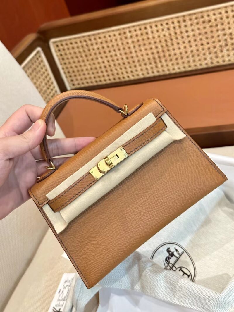 Hermès Mini Kelly 19 Gold & Deep Blue Gold Hardware - Image 3