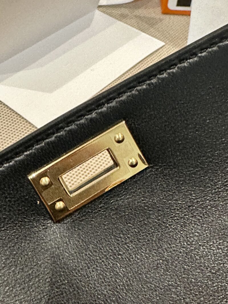 Hermès Mini Kelly Chevre Noir Gold Hardware - Image 16