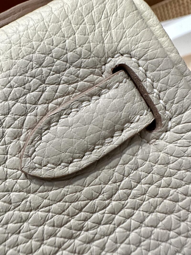 Hermès Kelly 25 Clemence Craie Silver Hardware - Image 9