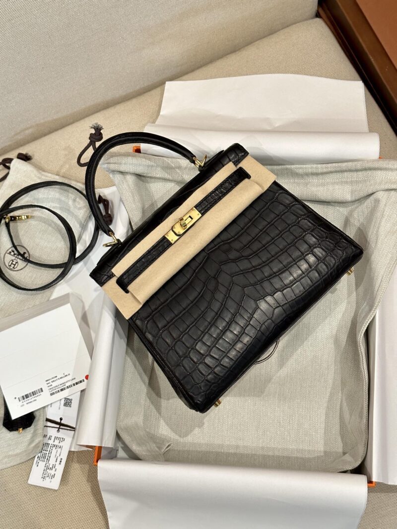 Hermès Kelly 25 Matte Crocodile Noir Gold Hardware - Image 2
