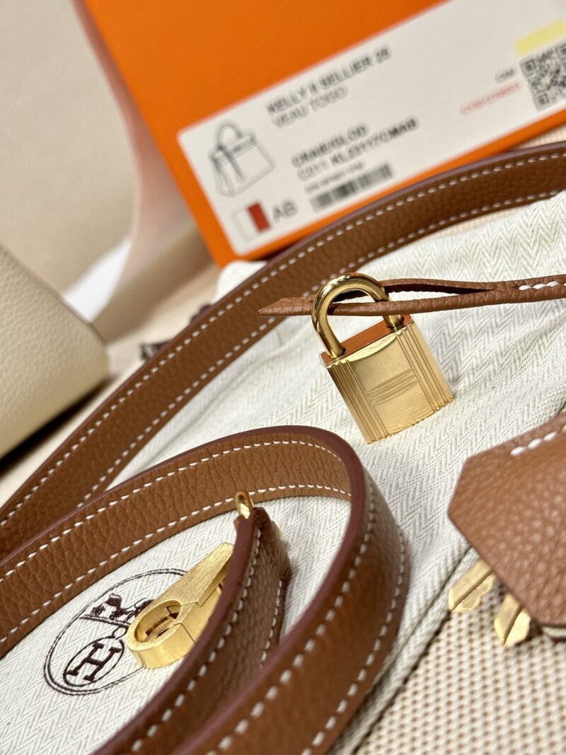 Hermès Kelly 25 Togo Craie, Gold Gold Hardware - Image 15