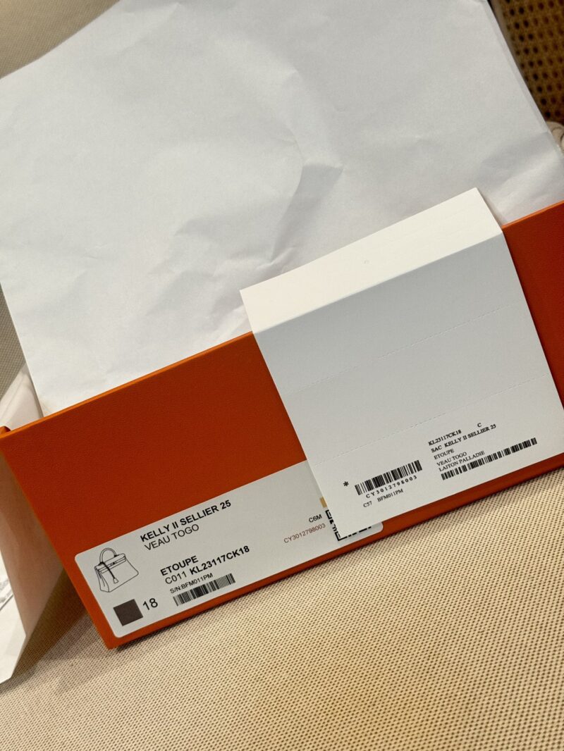 Hermès Kelly 25 Togo Etoupe Silver Hardware - Image 14